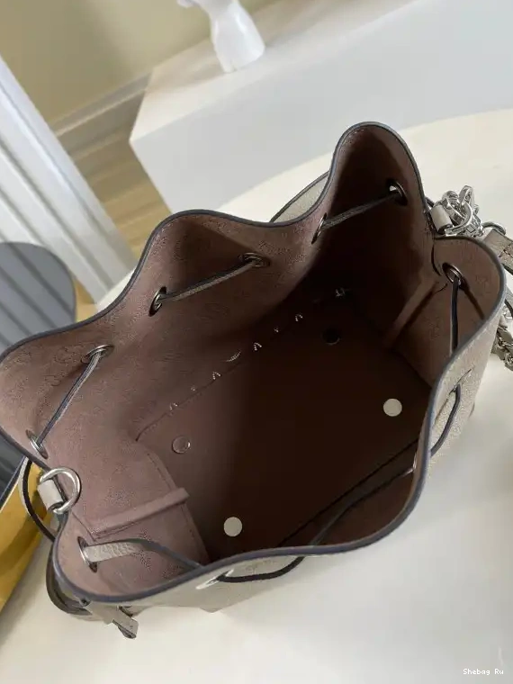 LOUIS VUITTON BELLA 0616